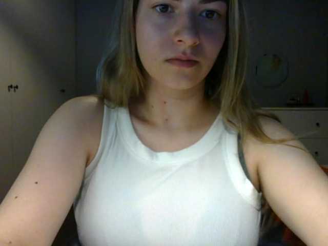 RosieJune online show from July 31, 9:04 am