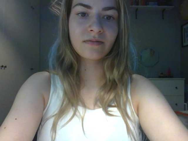 RosieJune online show from July 31, 10:10 am