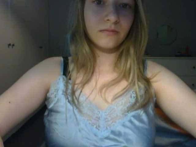 RosieJune online show from August 3, 11:39 am