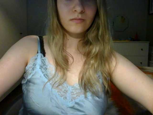 RosieJune online show from August 5, 12:03 pm
