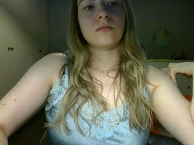 RosieJune online show from August 7, 8:58 am