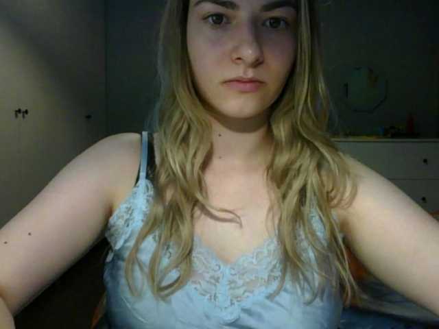 RosieJune online show from August 7, 12:16 pm