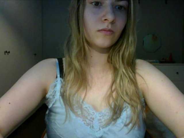 RosieJune online show from August 11, 6:37 am