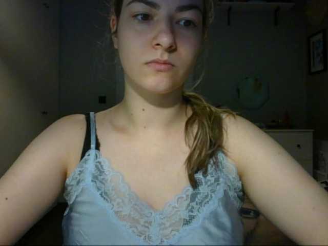 RosieJune online show from August 12, 6:49 am