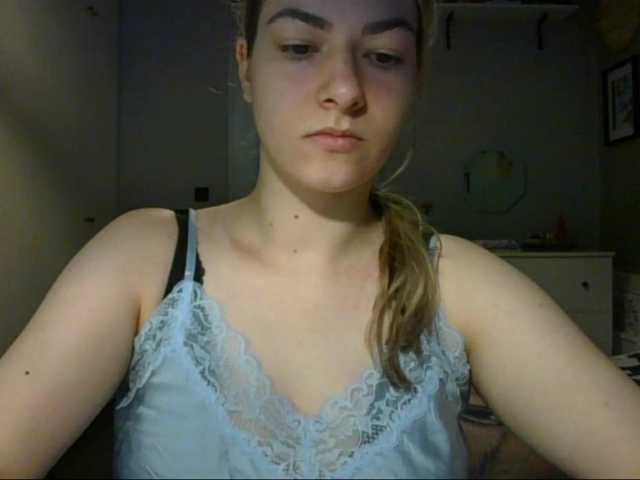 RosieJune online show from August 12, 7:54 am