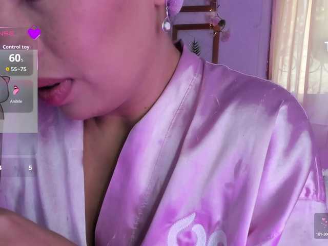 RosieLee online show from July 28, 7:53 pm