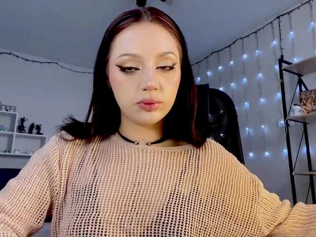 RosyCrisper online show from July 28, 1:28 pm