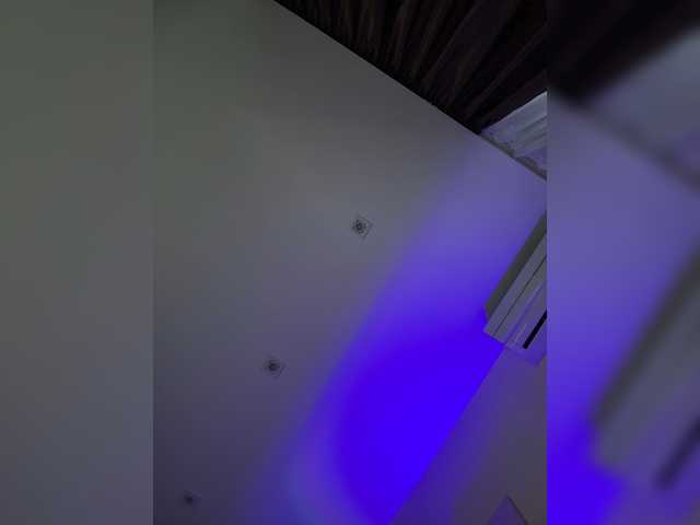 Roxysh online show from August 18, 1:28 pm