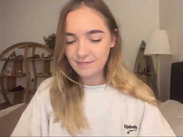 RoxyHorny online show from June 24, 1:35 pm