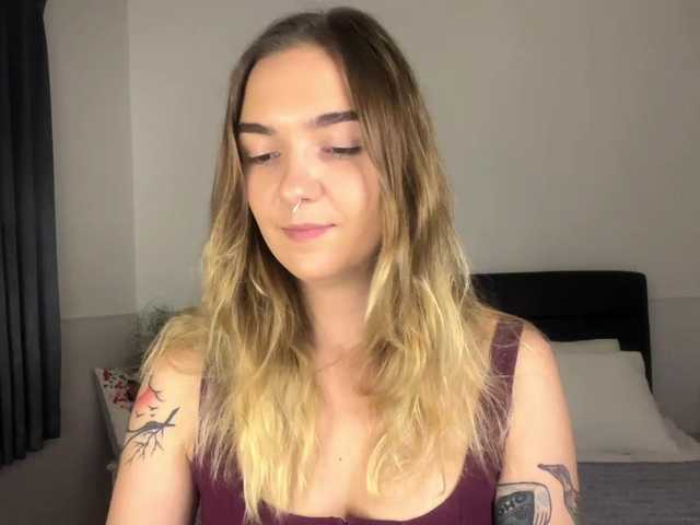 RoxyHorny online show from July 9, 4:01 pm