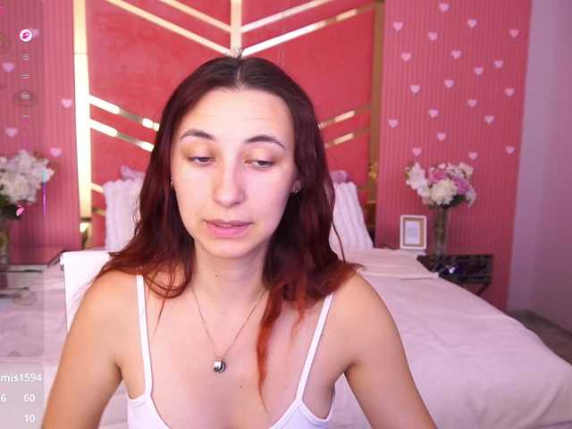 RoxyRayy online show from August 1, 8:20 am