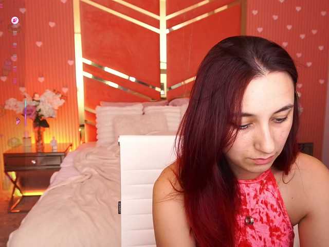 RoxyRayy online show from August 16, 5:28 pm
