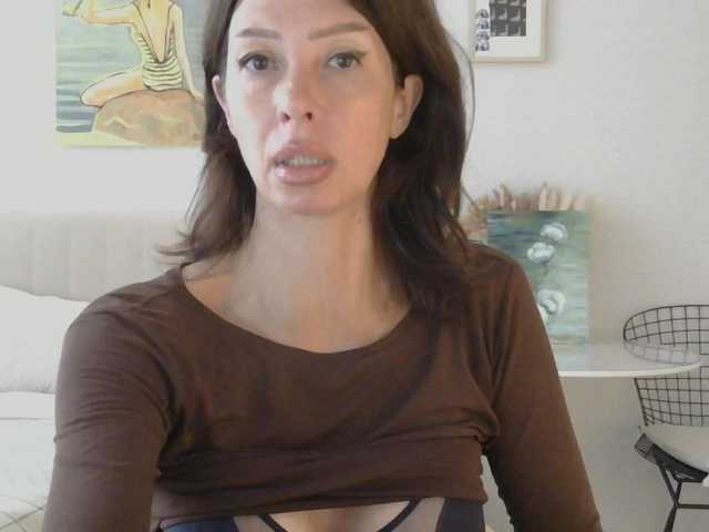 WhiteQueen888 online show from August 12, 6:16 am