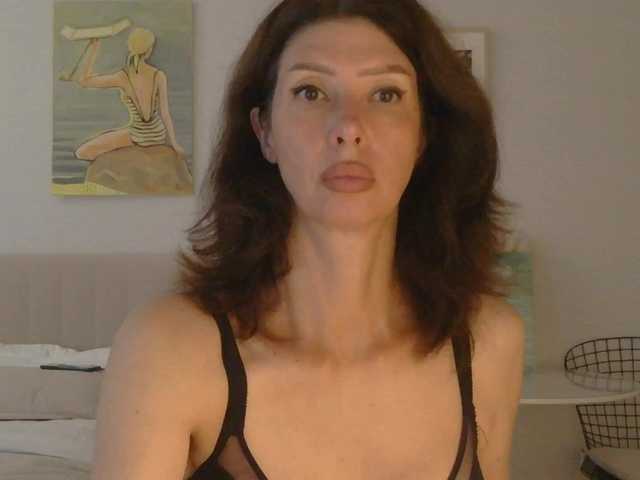 WhiteQueen888 online show from August 13, 3:42 am