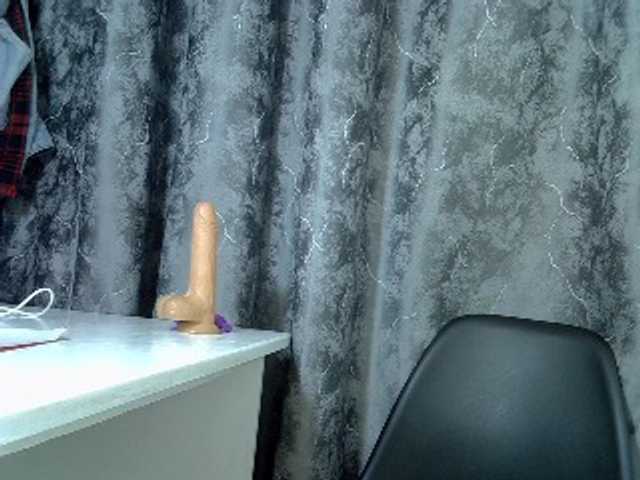 SExyNicole17 online show from August 5, 5:00 pm