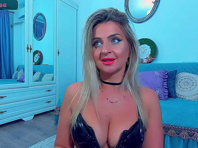 MissLusy online show from August 4, 10:51 pm