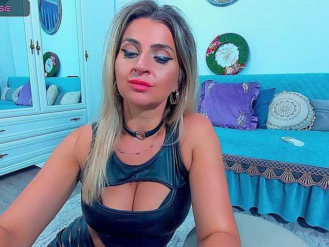 MissLusy online show from August 5, 11:03 pm