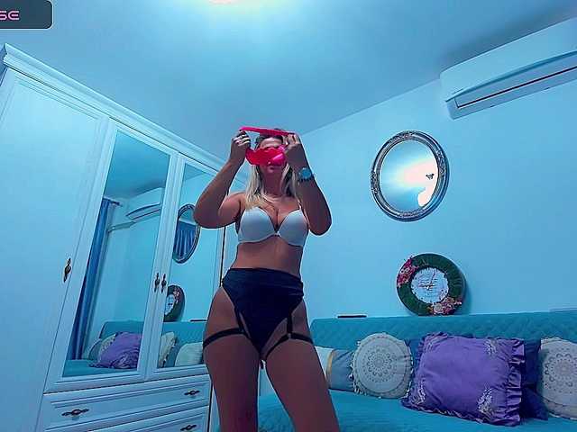 MissLusy online show from August 6, 8:52 pm