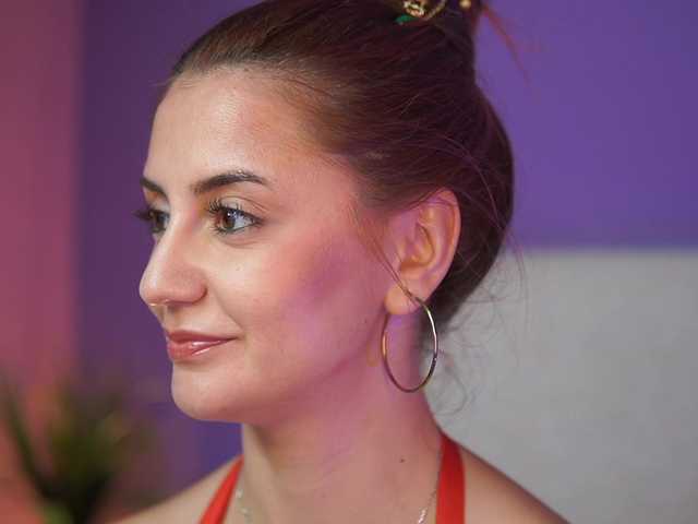 SabrinaHope online show from August 11, 4:47 am