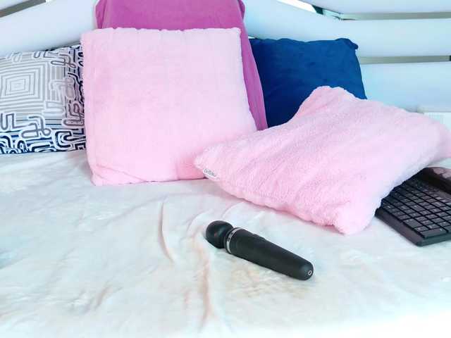 SabrinnaTaylor online show from August 5, 11:36 pm