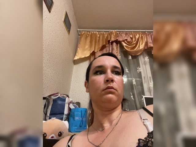 SaliiOnli online show from August 15, 7:51 pm