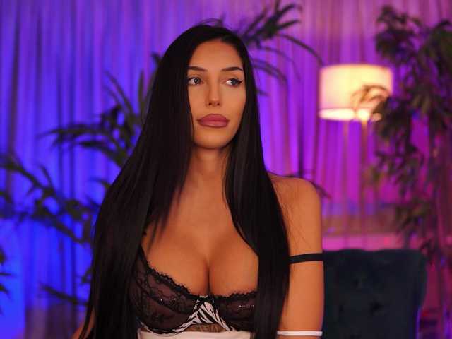 SalmaJade online show from August 12, 7:16 pm