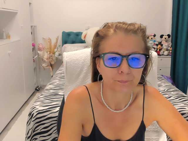 SalomeJade online show from August 15, 6:28 am