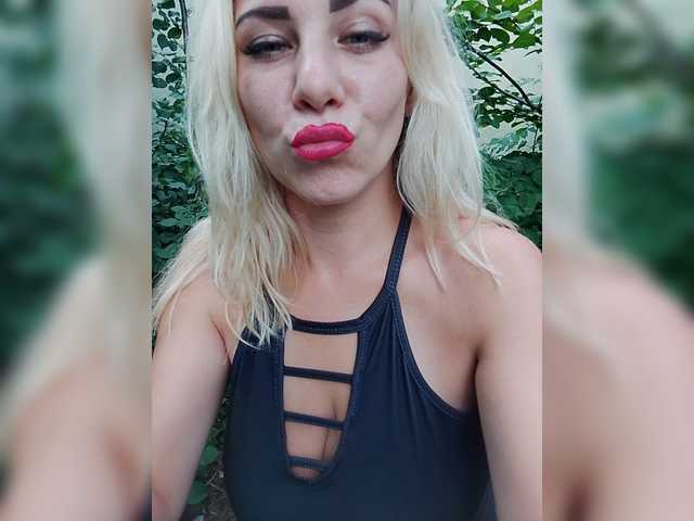 Sandra26a online show from August 9, 10:49 am