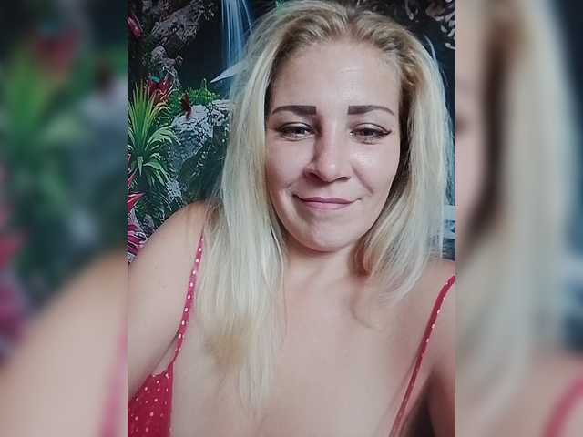 Sandra26a online show from August 11, 8:49 am