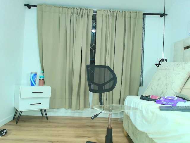 Sara-BigAss online show from August 15, 7:45 am