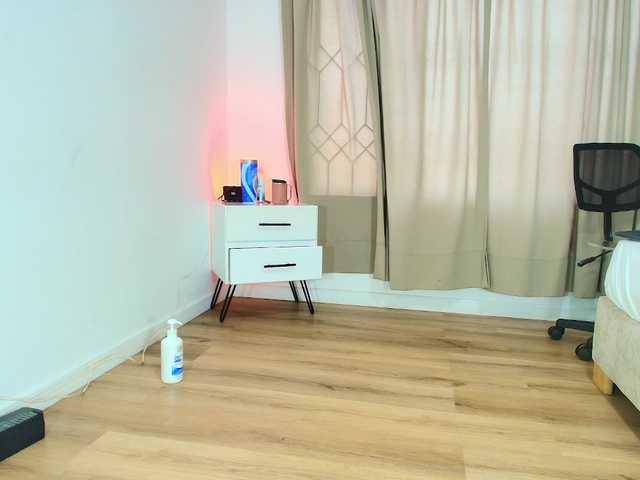 Sara-BigAss online show from August 17, 10:04 pm
