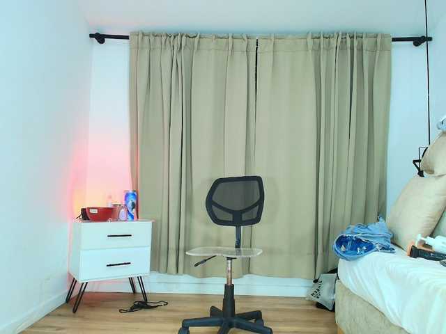 Sara-BigAss online show from August 18, 3:01 am