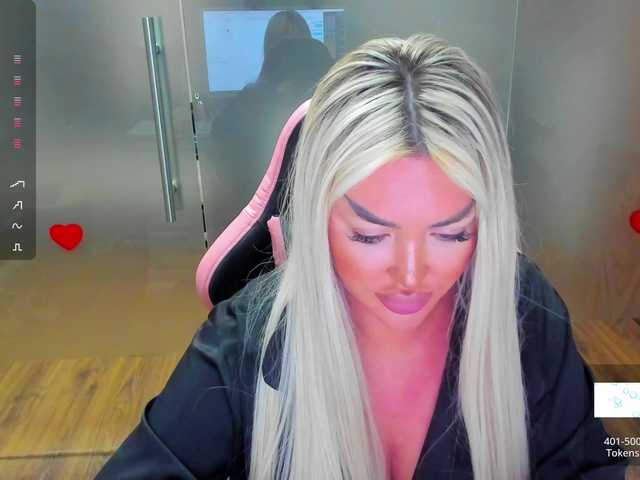 SarahStone online show from May 8, 8:27 am