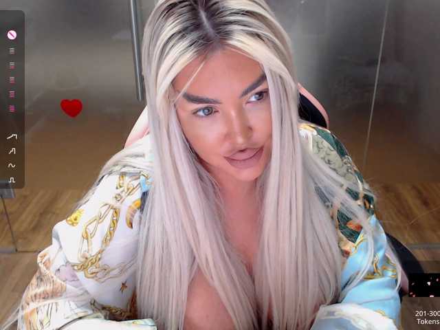SarahStone online show from June 24, 7:54 am