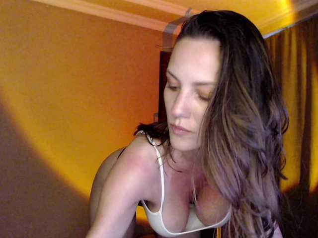 SarinnnaLuv online show from July 3, 11:01 am