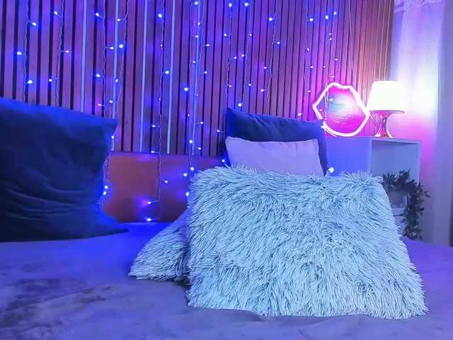 SashaSkyX online show from August 15, 1:37 pm