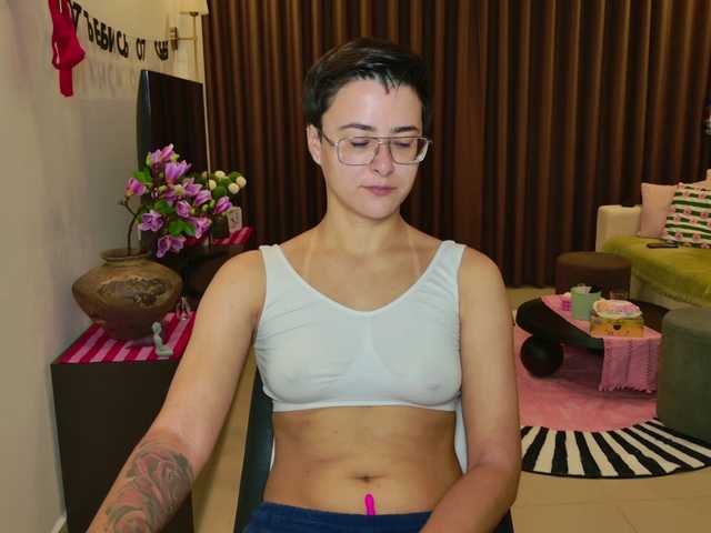 Sashanotfound online show from August 10, 9:27 pm