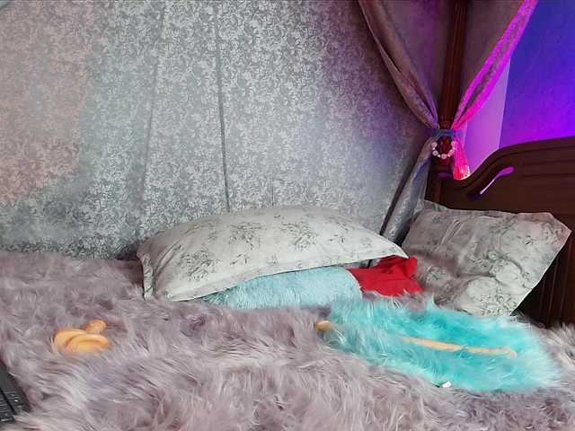 Sassychika online show from August 9, 11:00 am