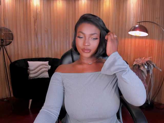 SavannahStorm online show from August 7, 1:33 pm