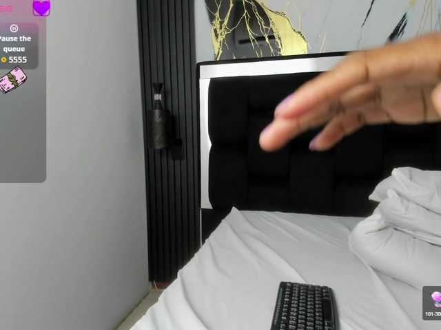 Scarlet-Estelle online show from August 12, 11:18 pm