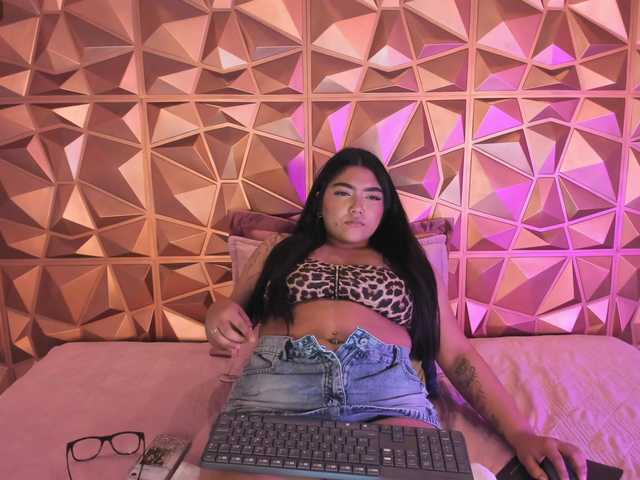 ScarlettCrox online show from August 6, 3:44 pm