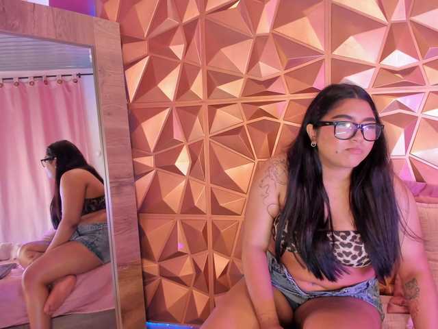 ScarlettCrox online show from August 6, 4:50 pm