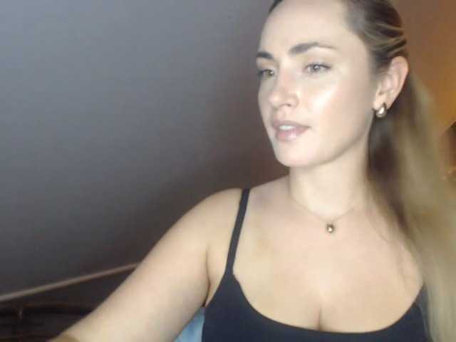 ScarlettXQueen online show from August 4, 8:39 pm