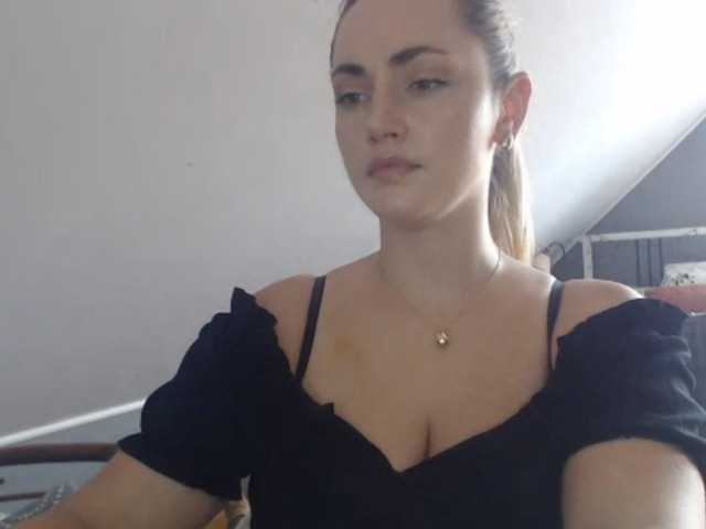 ScarlettXQueen online show from August 5, 10:46 am