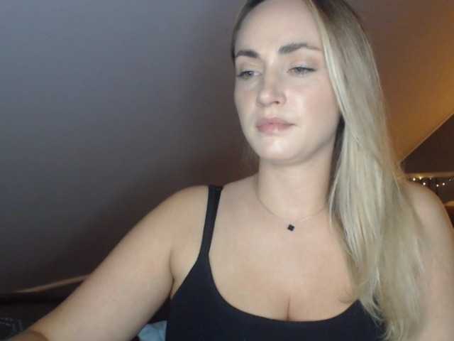 ScarlettXQueen online show from August 17, 10:26 pm
