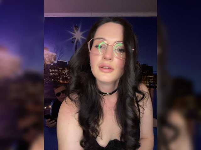 SeLenXa online show from September 6, 4:35 pm