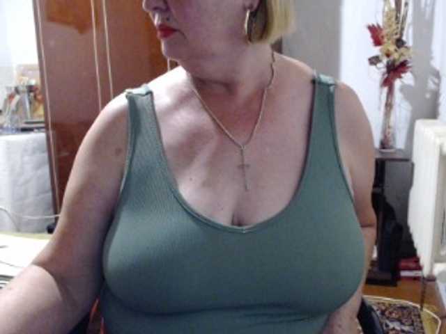 Secretfox online show from August 4, 2:36 pm