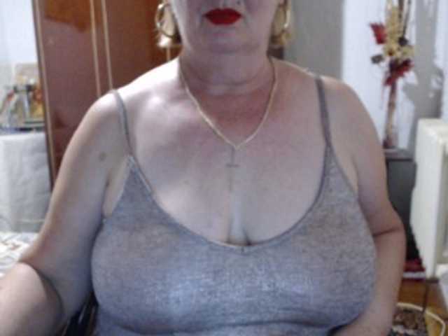 Secretfox online show from August 6, 10:25 am