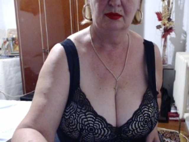 Secretfox online show from August 12, 9:06 pm