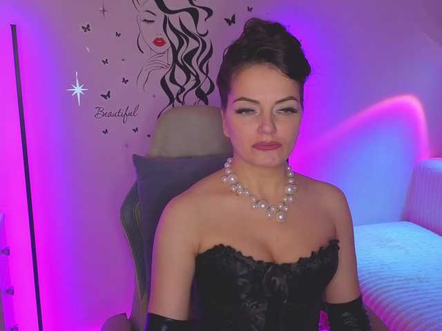 SelenaOlson online show from July 30, 8:48 pm